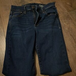 Gap skinny jeans size 27 dark wash